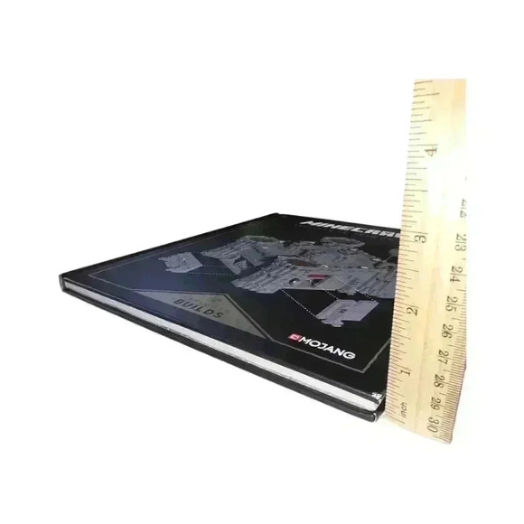 Minecraft: Exploded Builds: Medieval Fortress : An Official Mojang Book by... - Picture 3 of 10